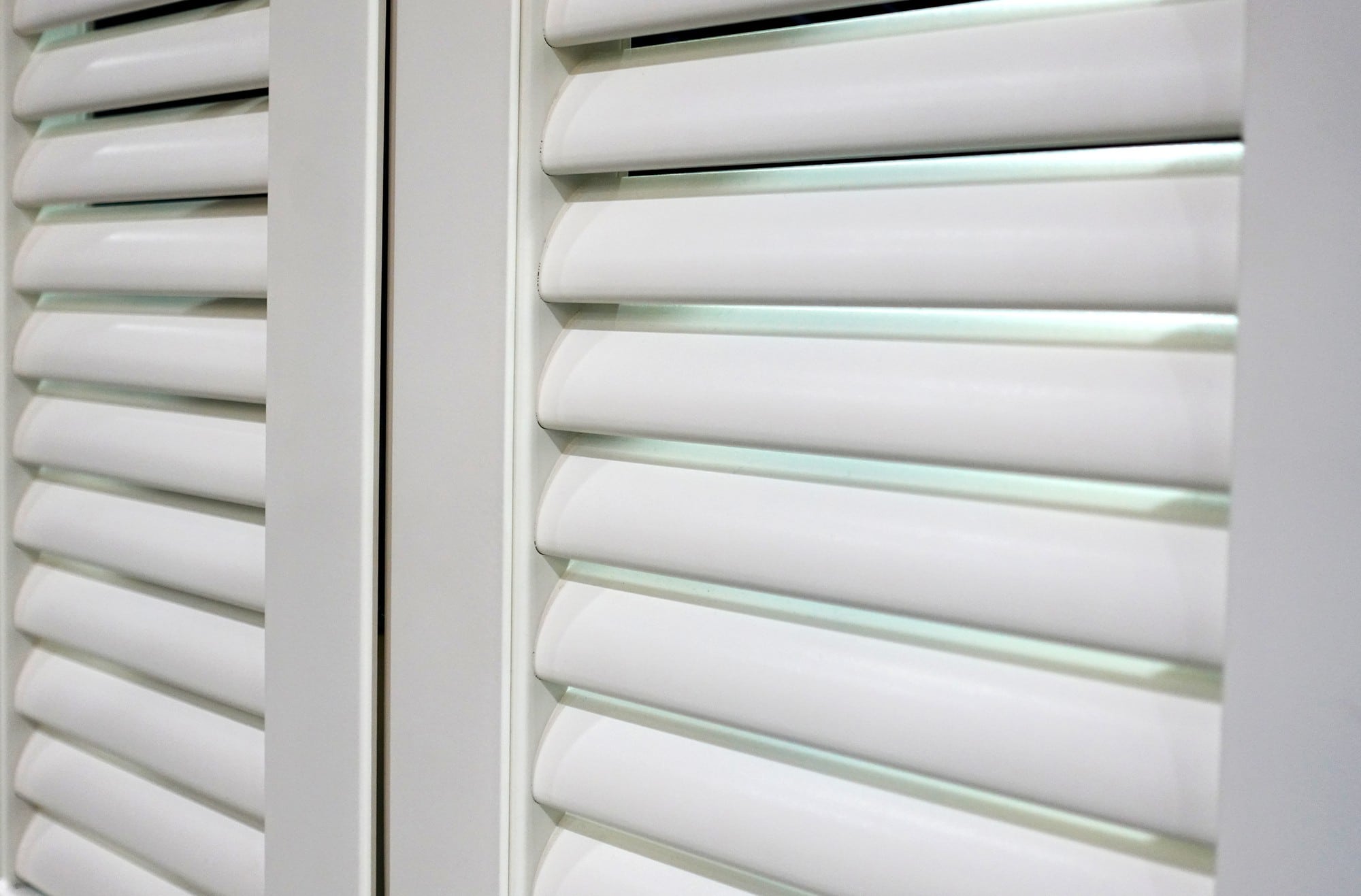 ventanas de aluminio con persiana incorporada precio