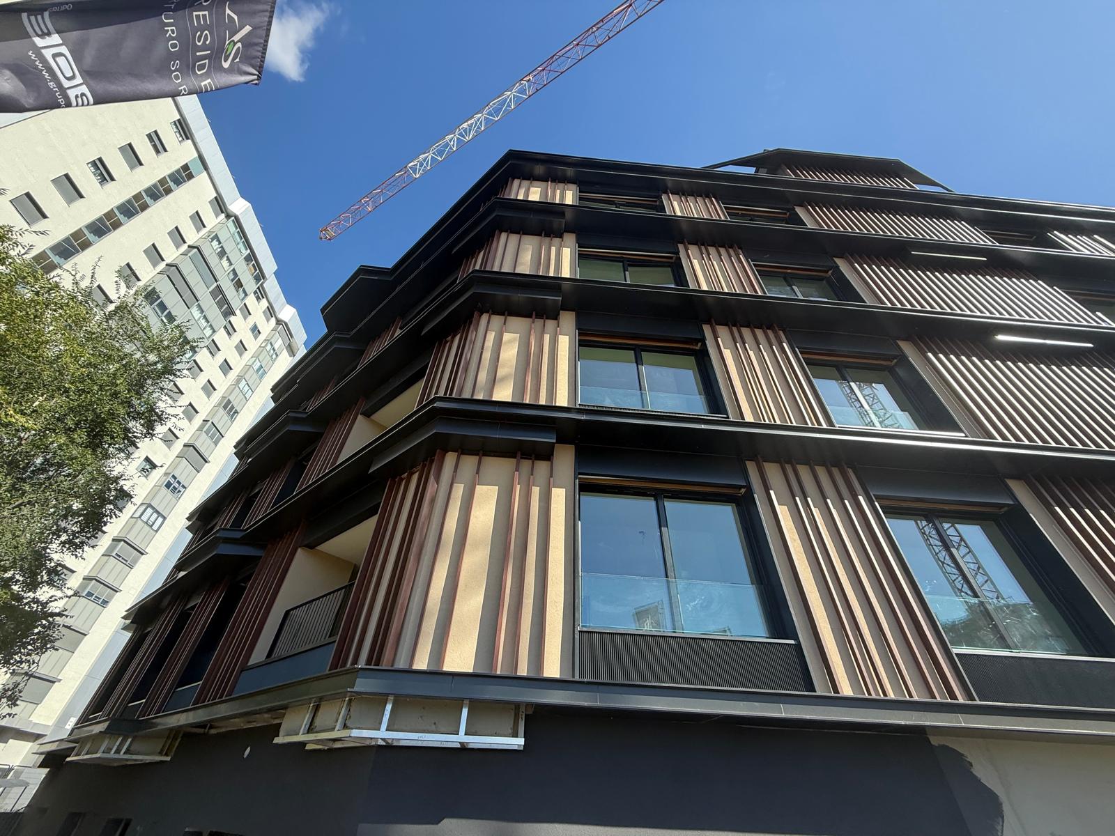 tipos de ventanas de aluminio en edificios